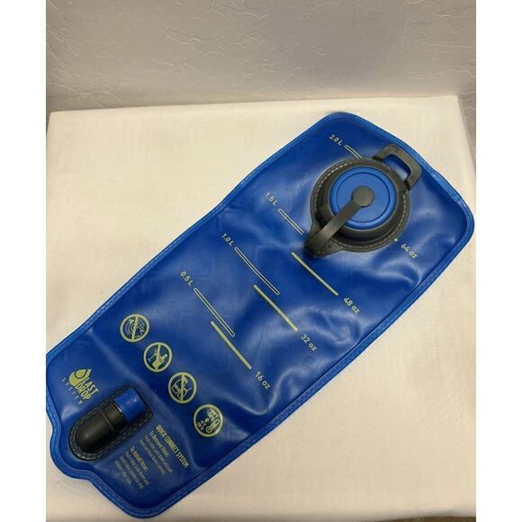 Ozark‎ Trail 13 Ltr Larimore Hydration Pack with 2-Liter Reservoir, Blue - Picture 7 of 7